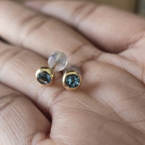 Mejuri 14k Gold Topaz Earrings - Picture 6 of 7